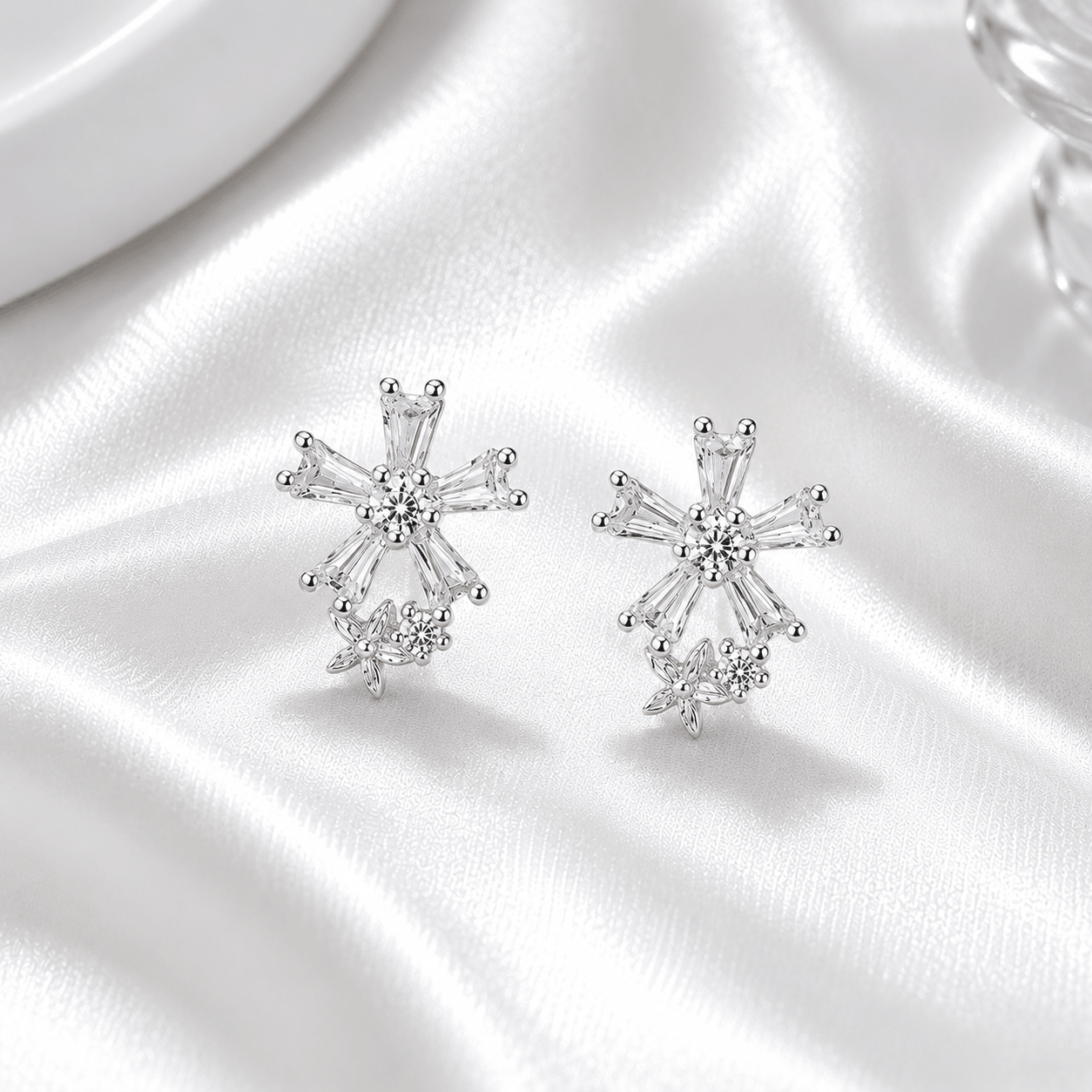 925 sterling silver AAA cubic zirconia Stud Earring - NAFALUXE