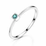 925 Sterling Silver Minimal Ring with Green Zircon – Elegant Stackable Design - NAFALUXE