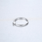 Bague minimaliste en argent sterling 925 avec zircon vert – Design élégant et modulable - NAFALUXE