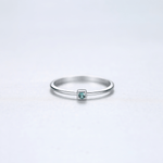 Bague minimaliste en argent sterling 925 avec zircon vert – Design élégant et modulable - NAFALUXE