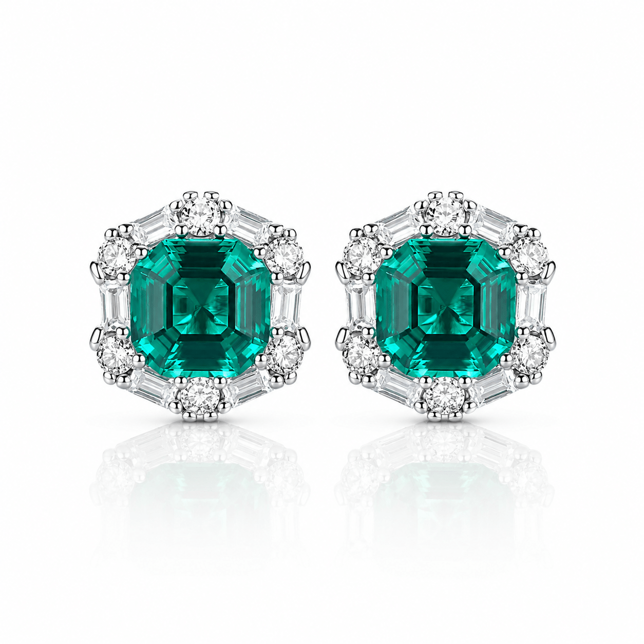 Orecchini a bottone in argento sterling 925 con pietra Formica verde smeraldo incorniciata da un halo - NAFALUXE