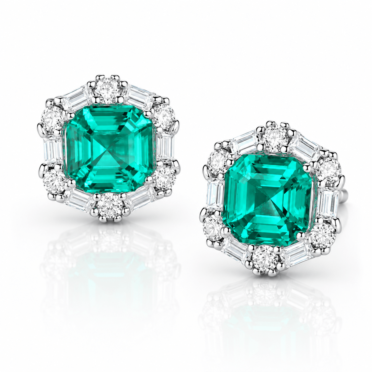 Orecchini a bottone in argento sterling 925 con pietra Formica verde smeraldo incorniciata da un halo - NAFALUXE