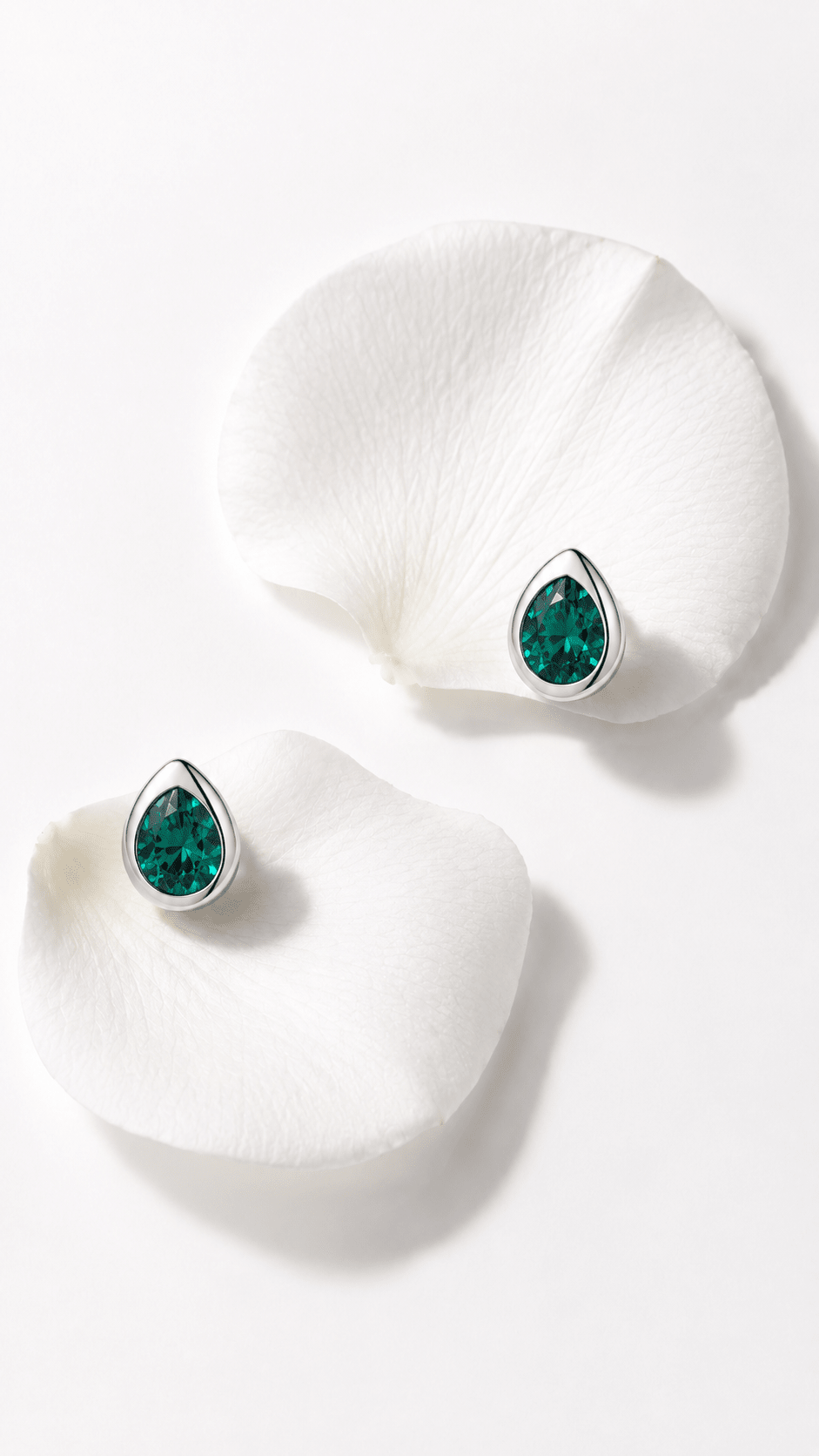 925 Sterling Silver Stud Earrings with Round Zircon Stone – Minimal Luxury Design - NAFALUXE