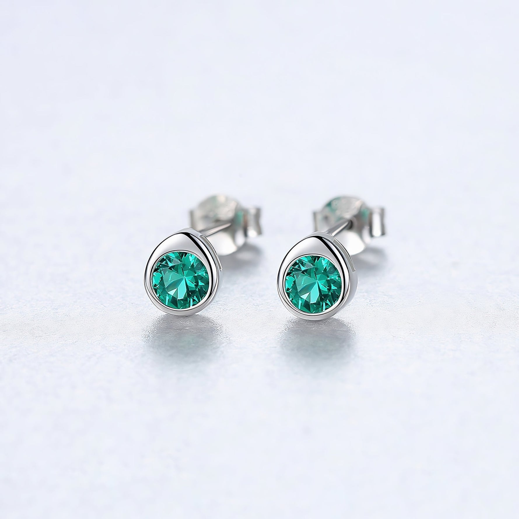 925 Sterling Silver Stud Earrings with Round Zircon Stone – Minimal Luxury Design - NAFALUXE