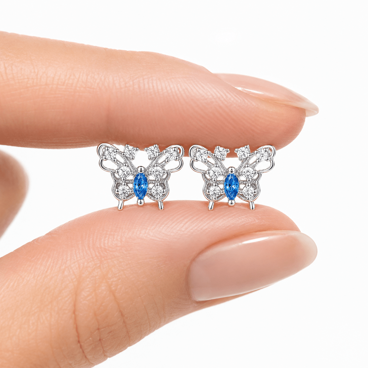 Boucles d'oreilles papillon bleu – Argent sterling 925 avec aile en zircone cubique étincelante - NAFALUXE