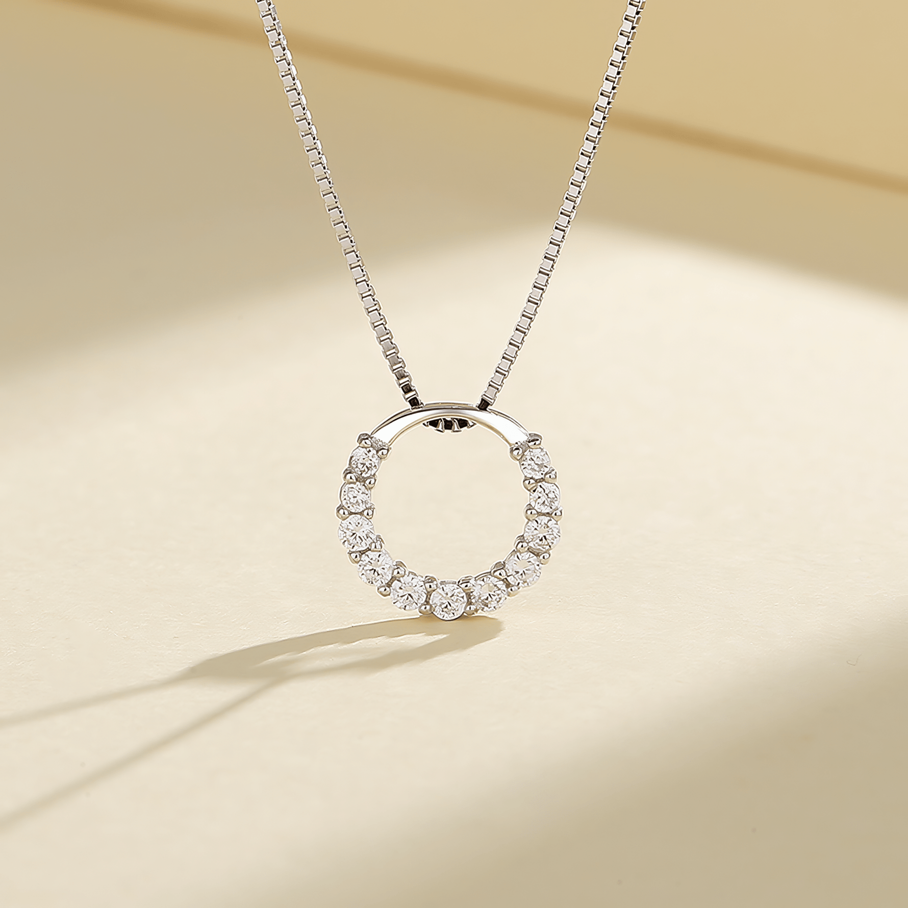 Circle of Sparkle Necklace – 925 Silver - NAFALUXE