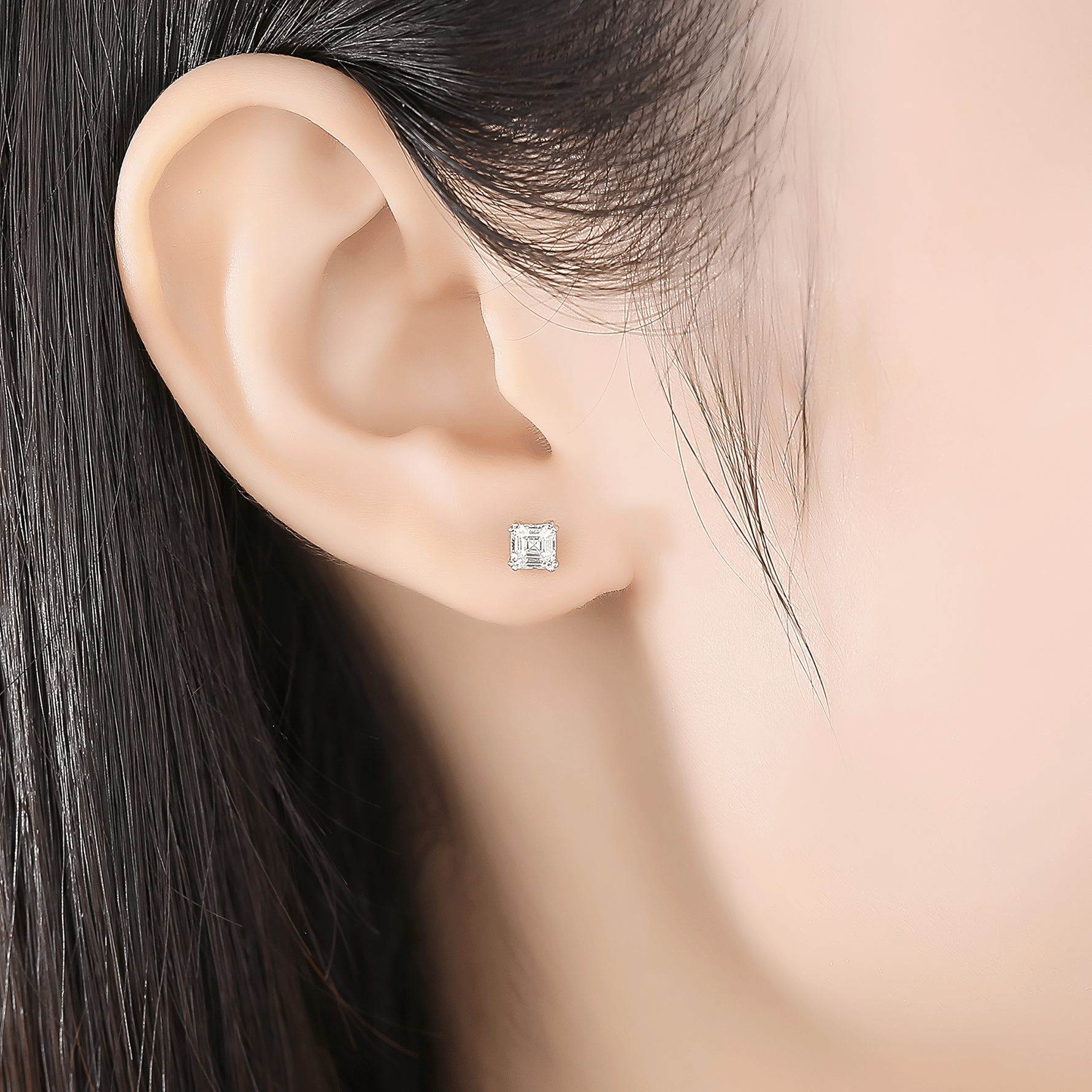 Boucles d'oreilles classiques en argent sterling avec zircone cubique taille émeraude - NAFALUXE