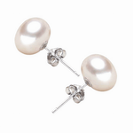 Classic Pearl Stud Earrings Elegant Timeless Design - NAFALUXE