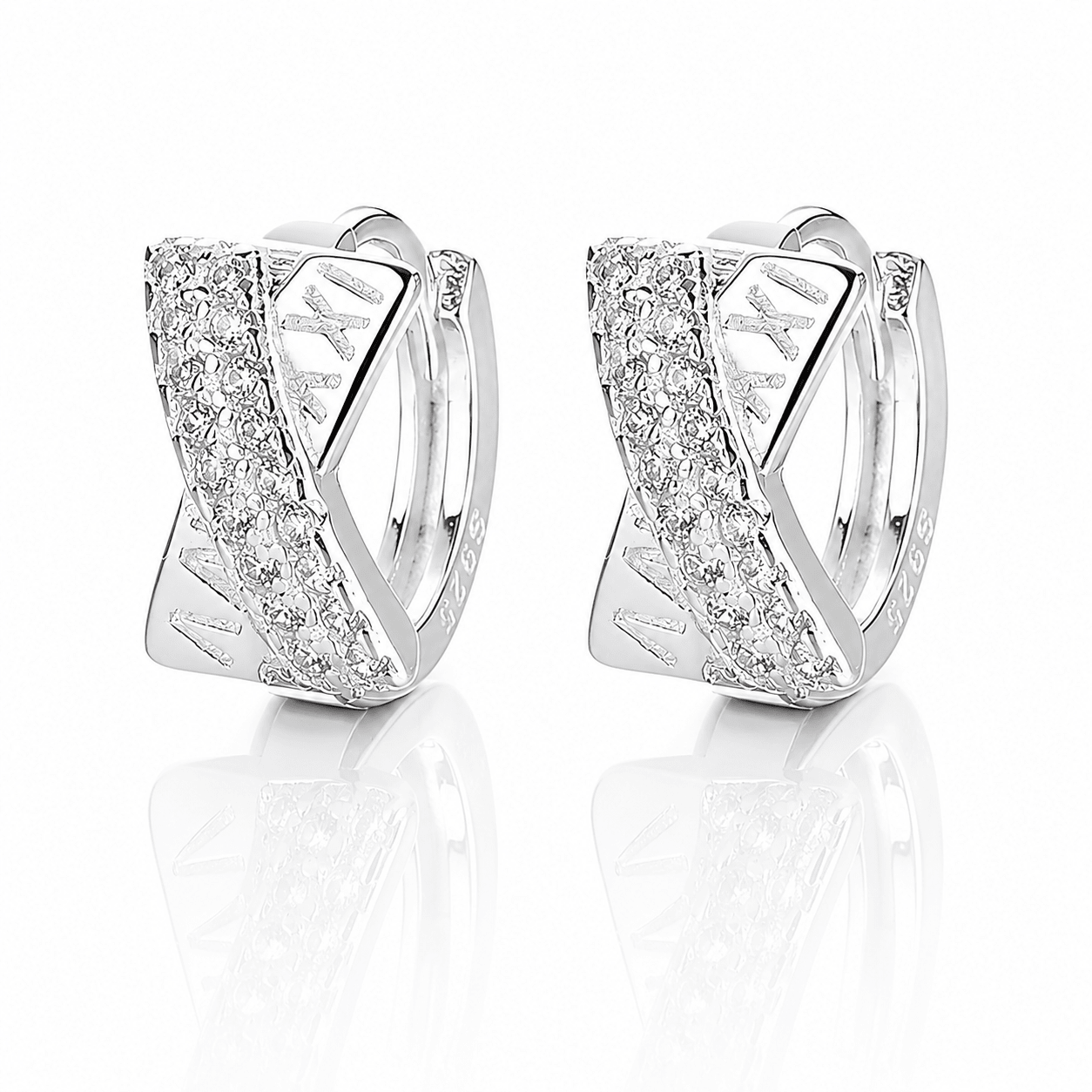 Boucles d'oreilles créoles entrecroisées avec pavé de zircons cubiques AAA - NAFALUXE