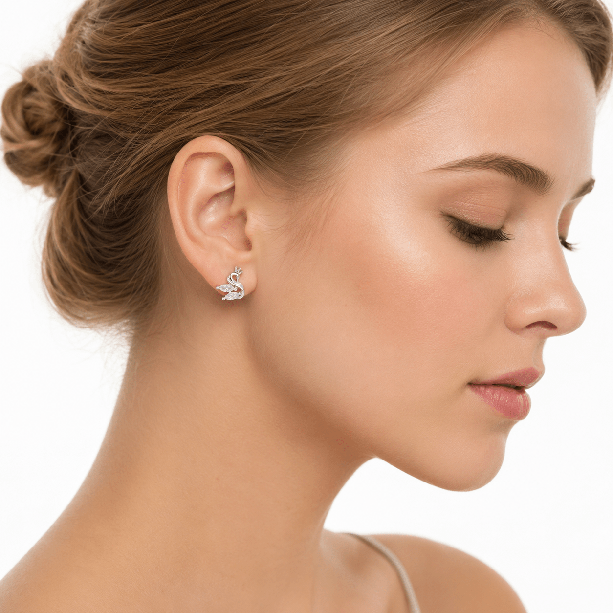 Boucles d'oreilles « Crown Swan » avec cristaux taille marquise - NAFALUXE