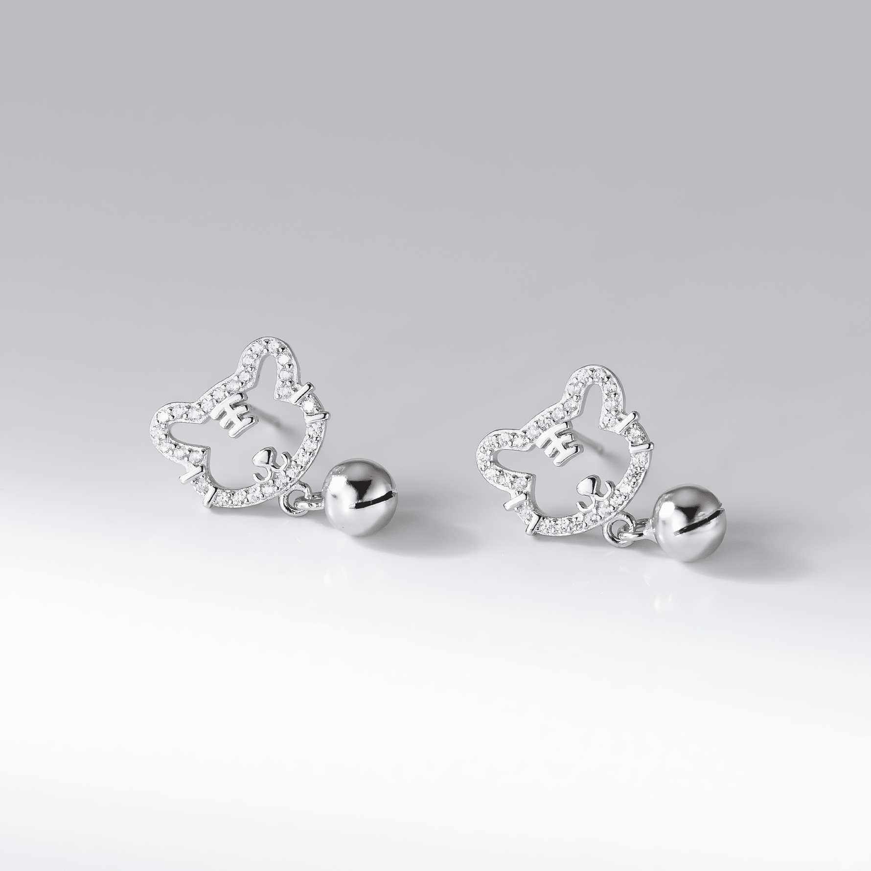 Boucles d'oreilles clous « chaton » – Boucles d'oreilles « chaton » en argent sterling 925 avec zircone cubique - NAFALUXE
