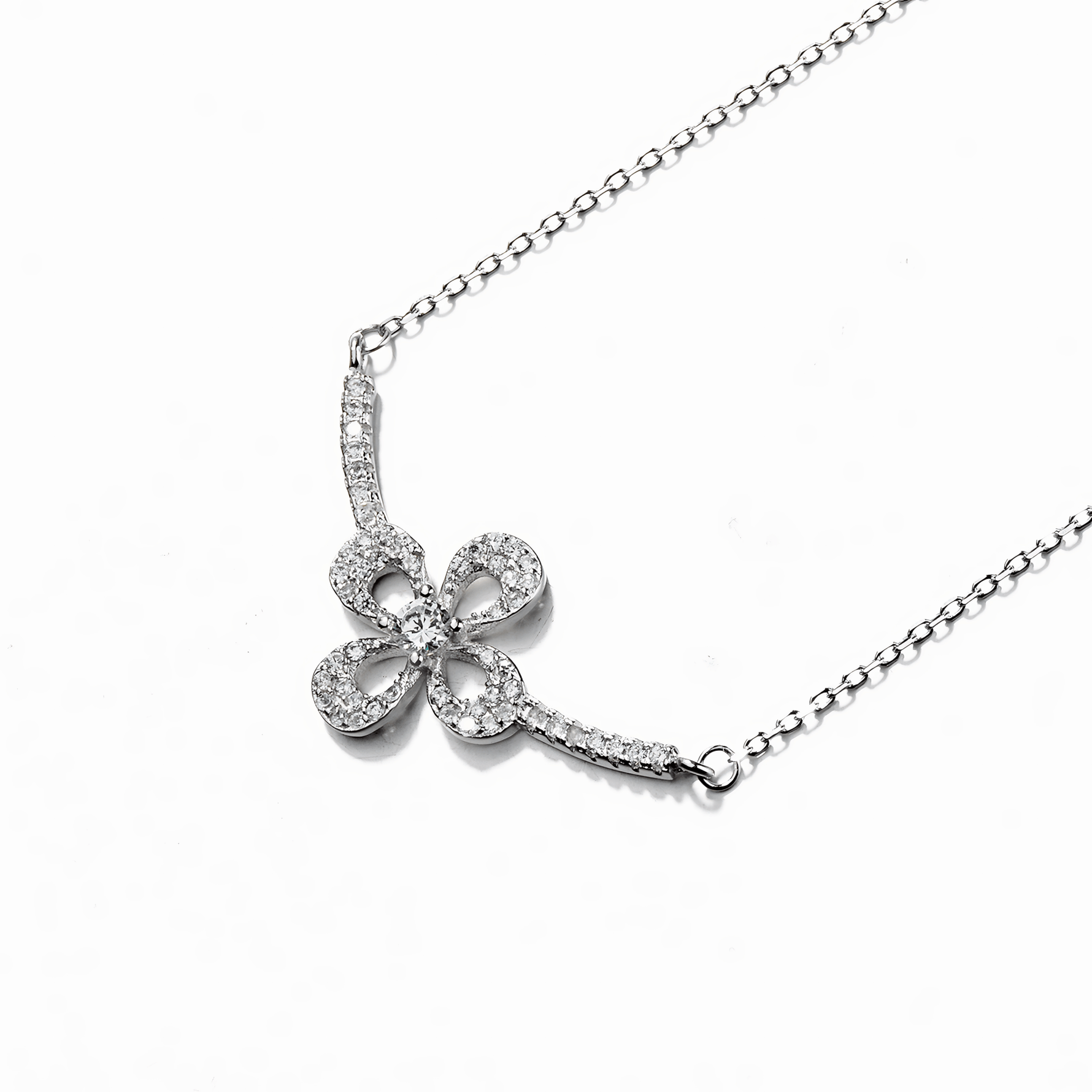 Daisy Bloom Necklace in Sterling Silver - NAFALUXE