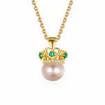Collier élégant avec pendentif en forme de couronne orné de perles et de zircons verts - NAFALUXE