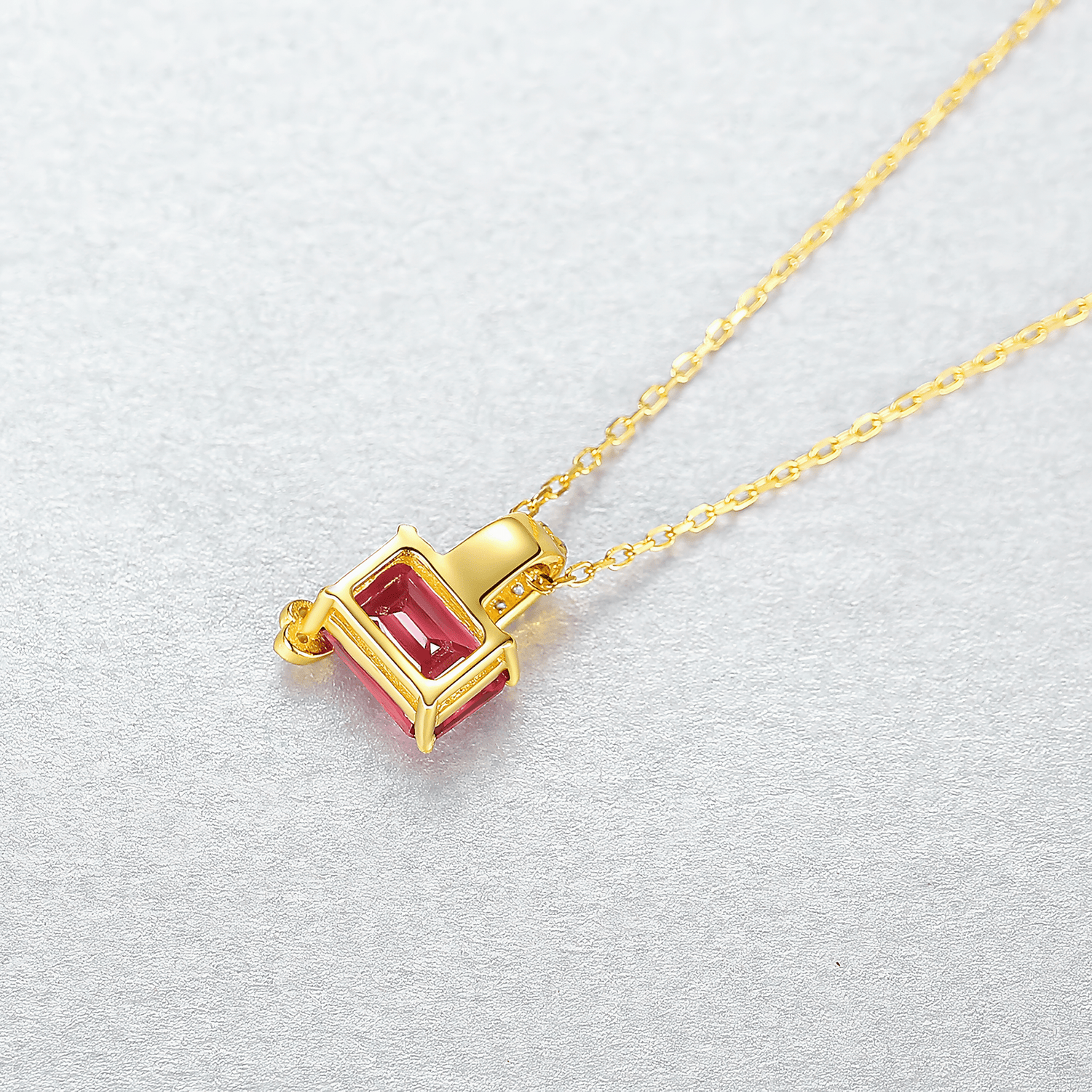 Collana con ciondolo in argento sterling placcato oro con smeraldo e rubino rosso taglio CZ - NAFALUXE