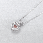 Collana con pendente a forma di cuore romantico con halo di zirconi rosa, in argento sterling - NAFALUXE