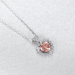 Collana con pendente a forma di cuore romantico con halo di zirconi rosa, in argento sterling - NAFALUXE