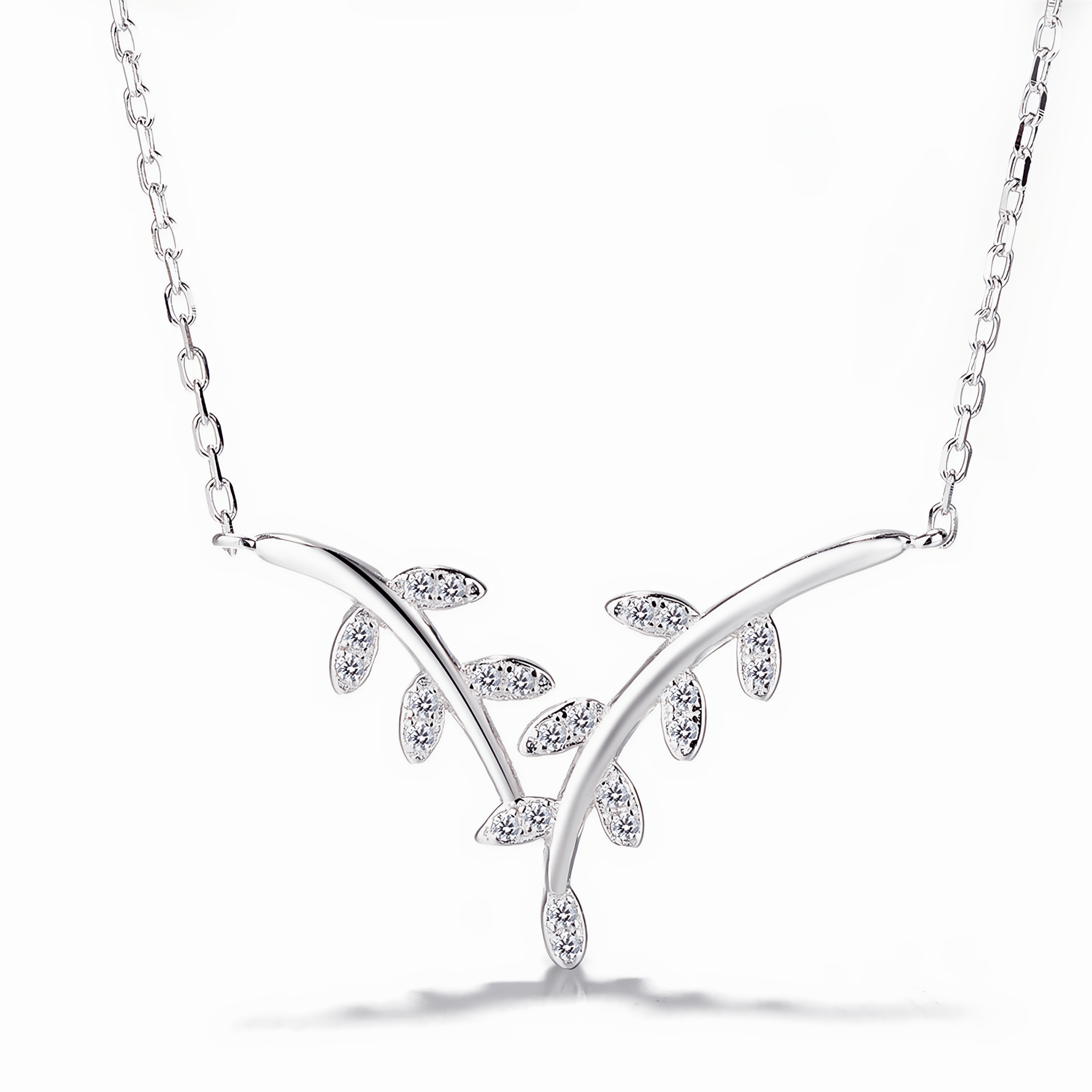 Sparkling Vine Leaf Necklace in 925 Sterling Silver - NAFALUXE