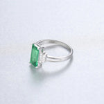 Bague en argent sterling rehaussée de zircone cubique verte - NAFALUXE