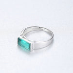 Bague rectangulaire en argent sterling avec zircone cubique verte - NAFALUXE