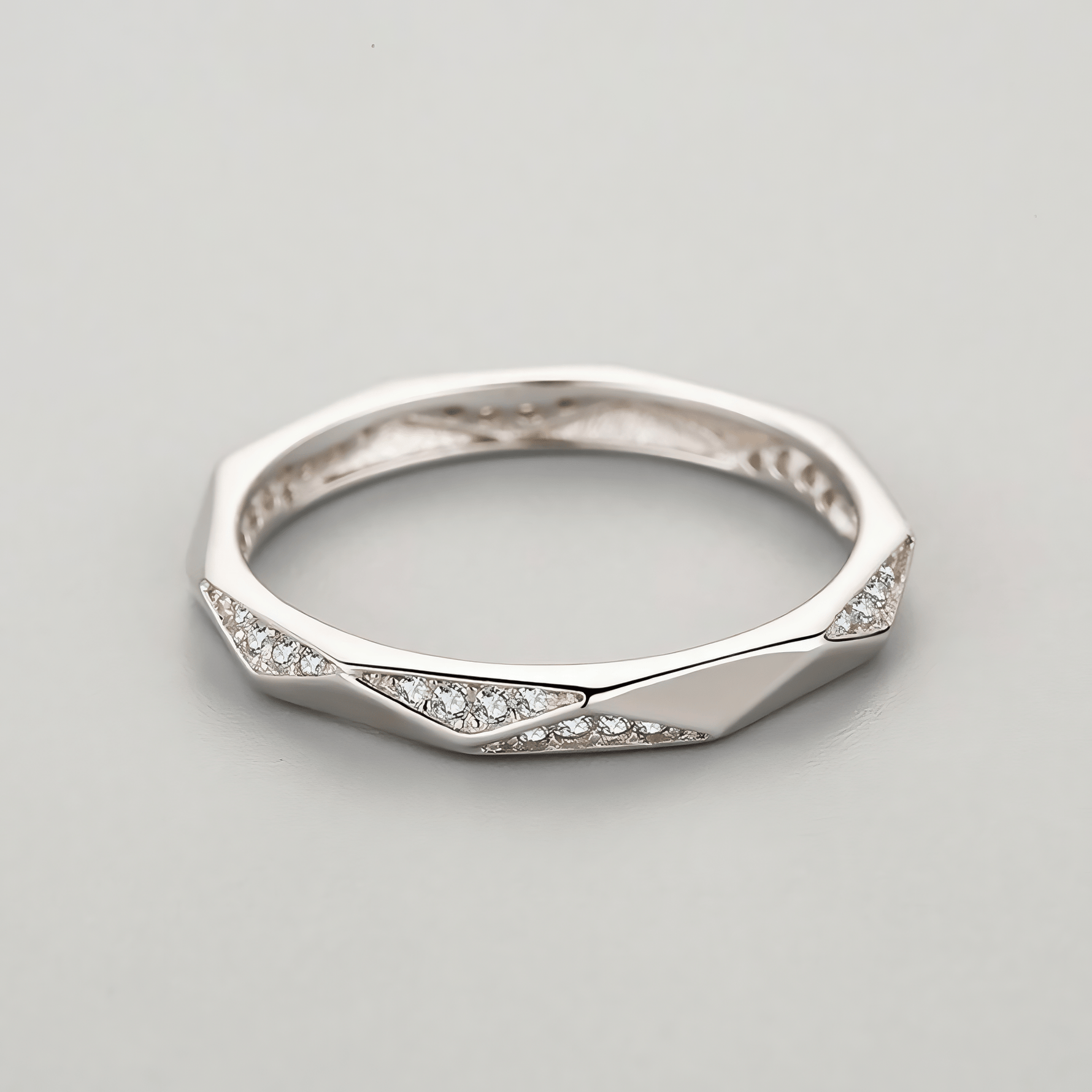 Twist Band Ring 925 Sterling Silver with Zirconia Detailing - NAFALUXE